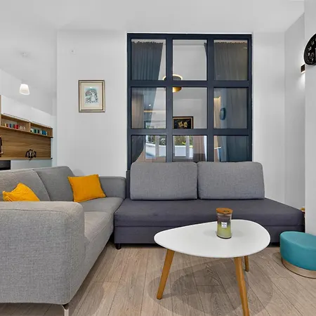 Lovely Gina Apartament *