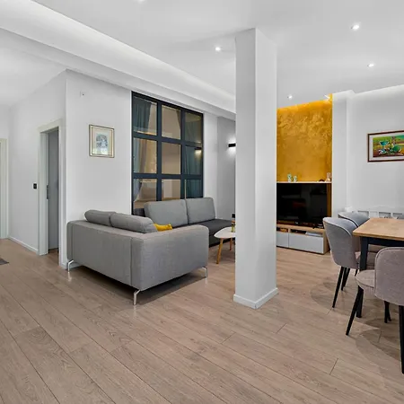 Lovely Gina Apartament